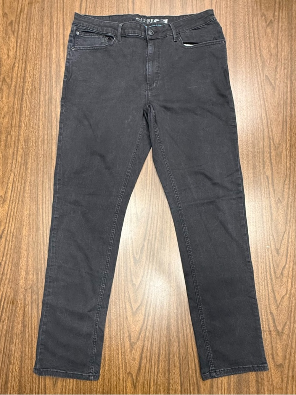 DKNY Bedford Black Slim Straight Men’s Jeans Size 36” x 32”